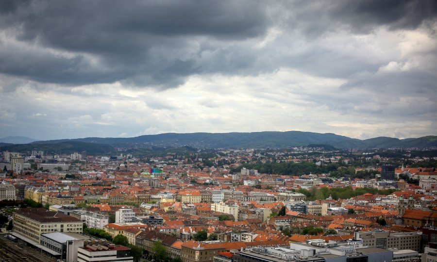 Uživajte u suncu jer sa zapada stiže promjena