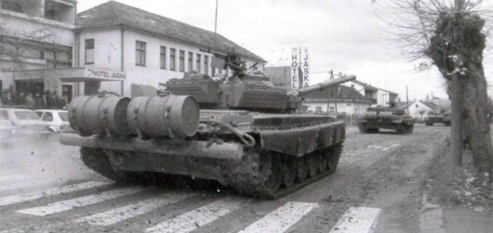 JNA napustila Jastrebarsko (1991.)