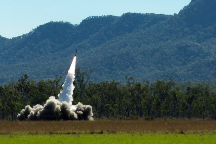 ZAPAD ORUŽJEM POMAŽE UKRAJINI: Prva isporuka sofisticiranog sustava višecijevnog bacača raketa