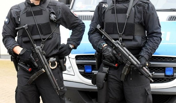 Berlinska policija istražuje napravu bačenu na zgradu s ruskim novinarima