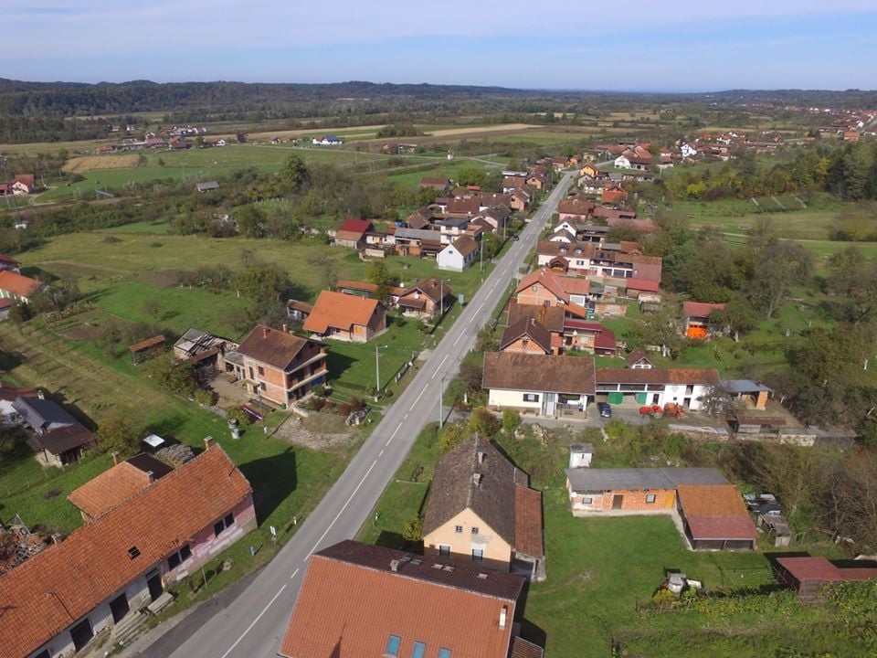 Otkrivanje spomen-obilježja na mjestu masovne grobnice žrtava iz Domovinskog rata na lokaciji Vasić bare - Meminska