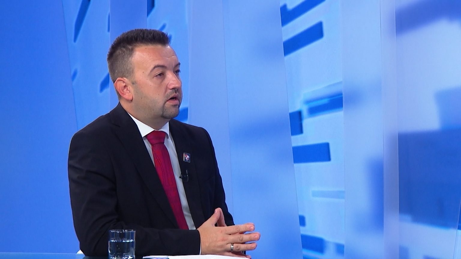 SUVERENISTI SKOČILI NA NOGE ZBOG IZJAVA IZ SRBIJE: ‘Povucite veleposlanika iz Beograda, imaju potpuno drugačiji pogled na sve’