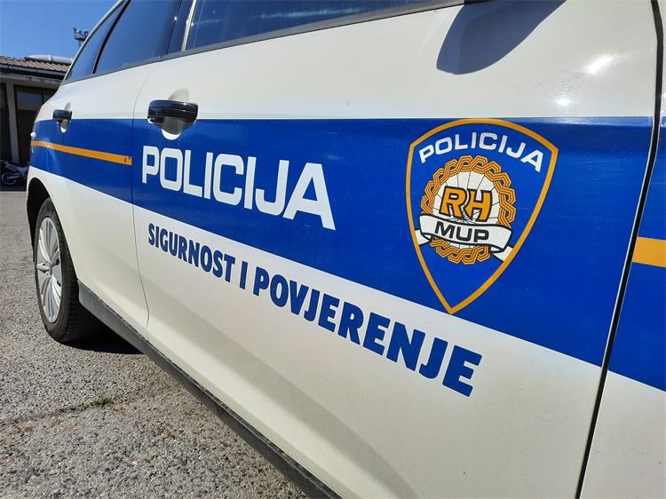 UŽASNA NESREĆA KOD OTOČCA! U naletu kamiona poginulo dijete
