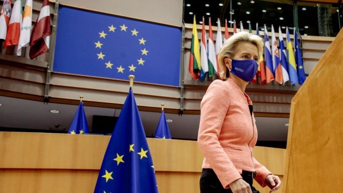 Predsjednica EK prijeti Poljskoj i najavljuje da će se zalagati za priznavanje ‘homoseksualnog roditeljstva’ u svim članicama EU