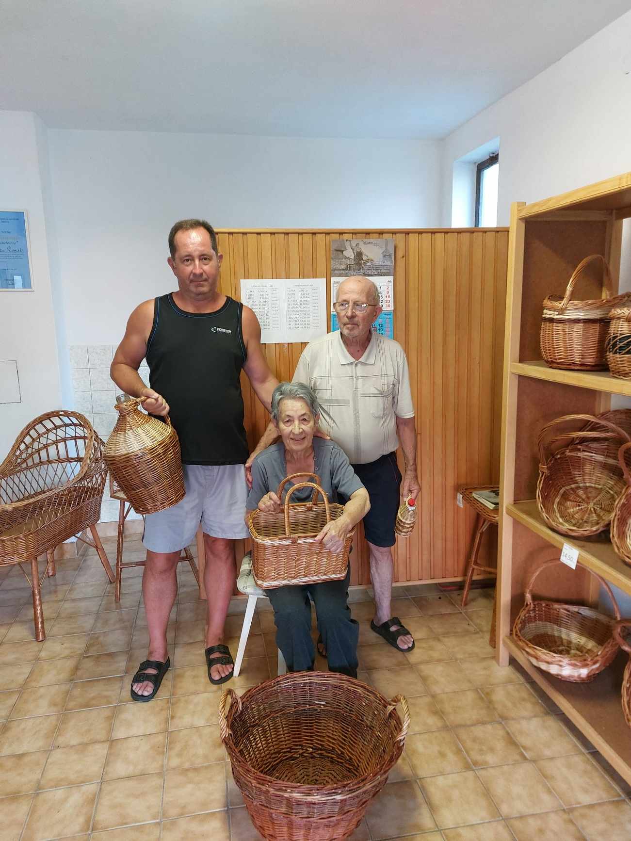Od šibe do košare, demižonke i putrice ....