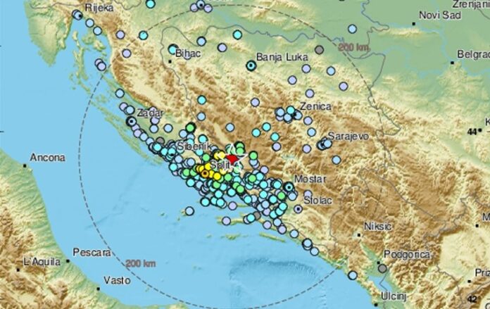 SNAŽAN POTRES POGODIO DALMACIJU: Građani se jako uznemirili, izašli prvi podaci o jačini potresa