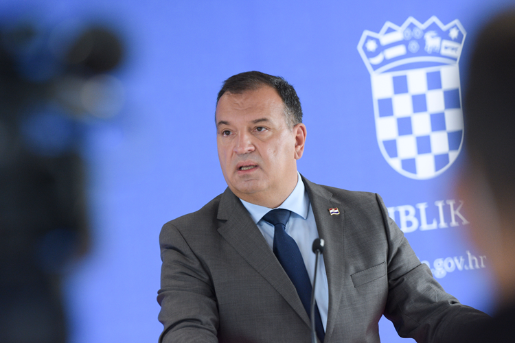 Beroš nakon sjednice Vlade: 'Imam saznanja da je u bolnici u Sisku bilo slobodnih kreveta'