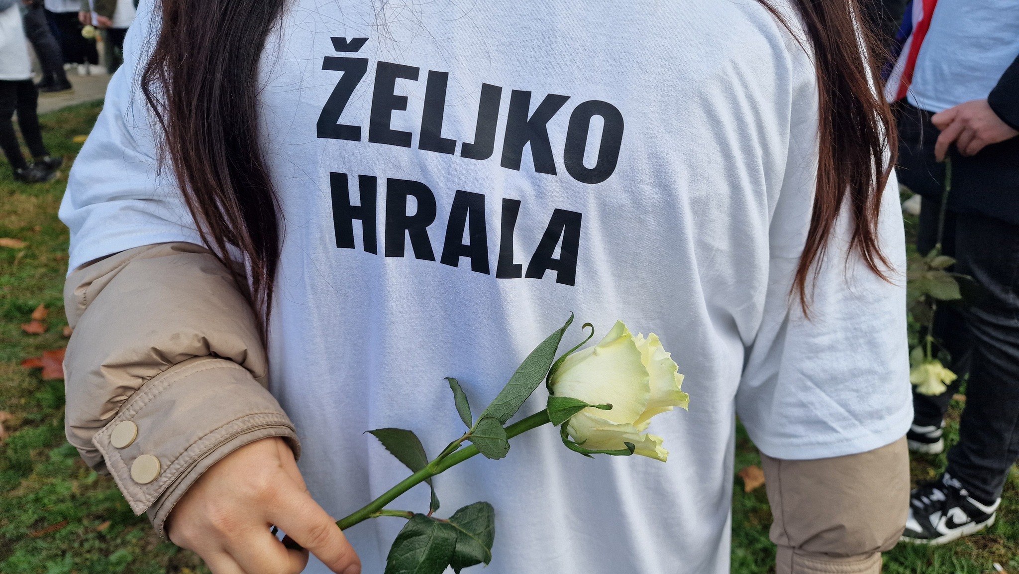 Emotivna reakcija Sandre Perković na poruku djevojke koja je nosila majicu Željka Hrale