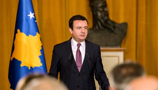 Kurti poziva Srbe da se vrate u institucije, a Beograd optužuje za destabilizaciju