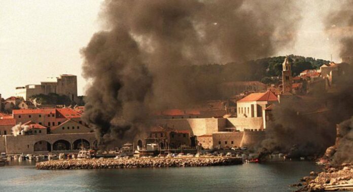 DUBROVNIK SE PRISJEĆA NAJTEŽIH DANA: Prije 30 godina počeo je žestoki napad na Grad, poginulo je 19 branitelja i civila