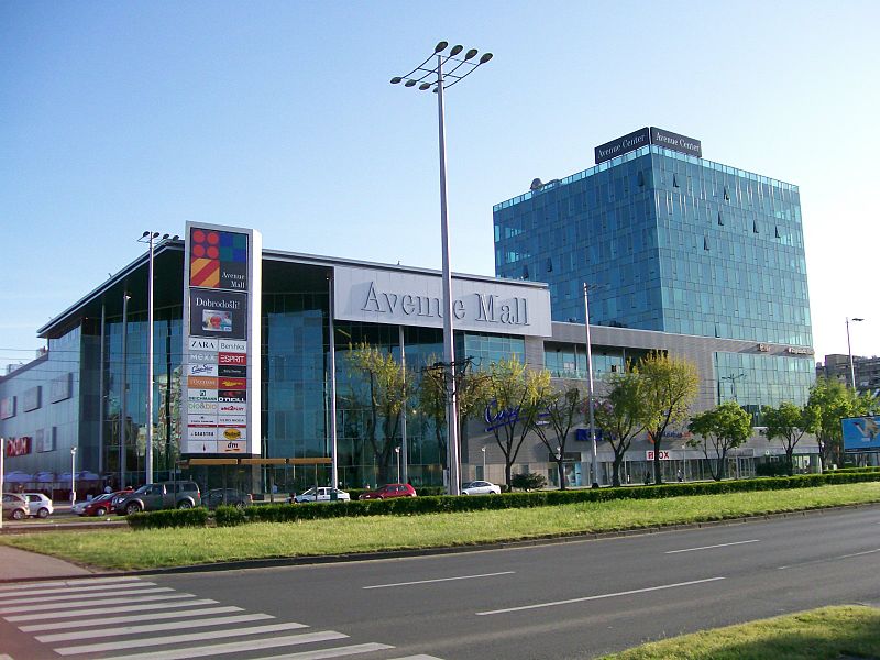 Dojava o bombi u Avenue Mallu