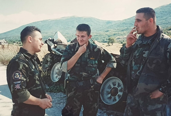 GOLOBRADI MALJUTKAŠ PREOKRENUO OKRŠAJ U LIVNU! ‘Ispalio sam Božjom rukom i pogodio ravno u kupolu tenka’