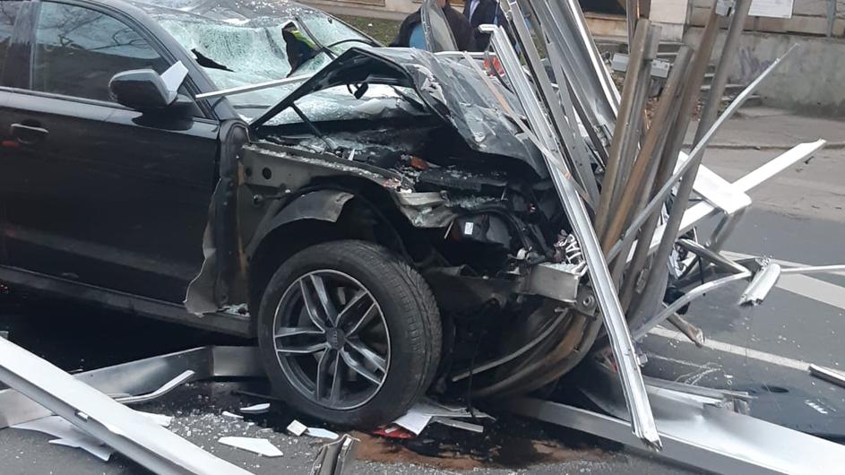 Krš i lom na stanici tramvaja u pet ujutro: 'Sve je puno stakla'