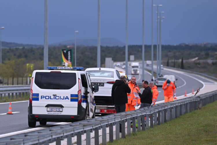 Teška nesreća na A3: Dvoje poginulih u sudaru automobila i kamiona