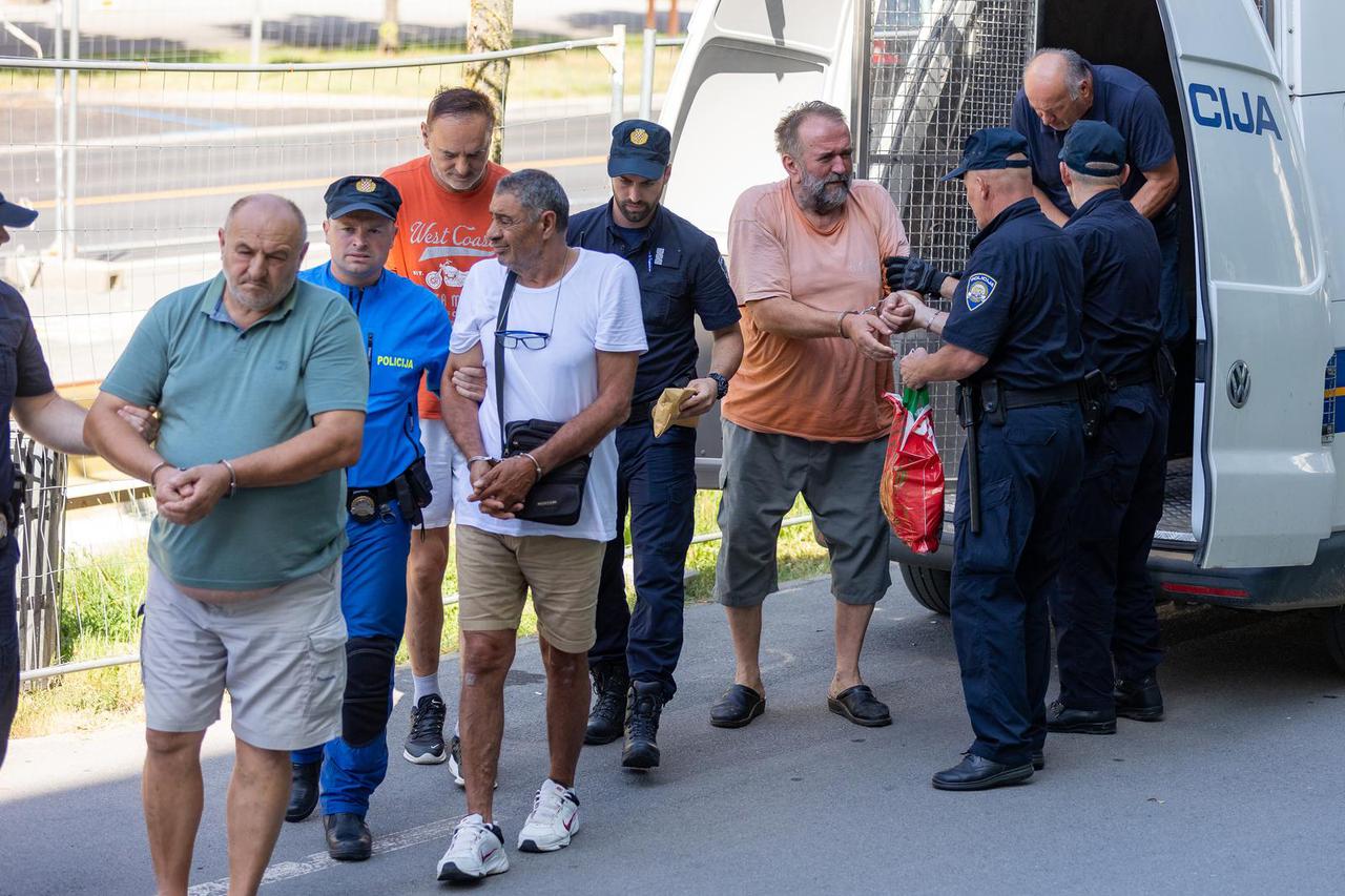 Optužnica za ratni zločin u Oroliku: Samo jedan od petorice optuženih ide na suđenje