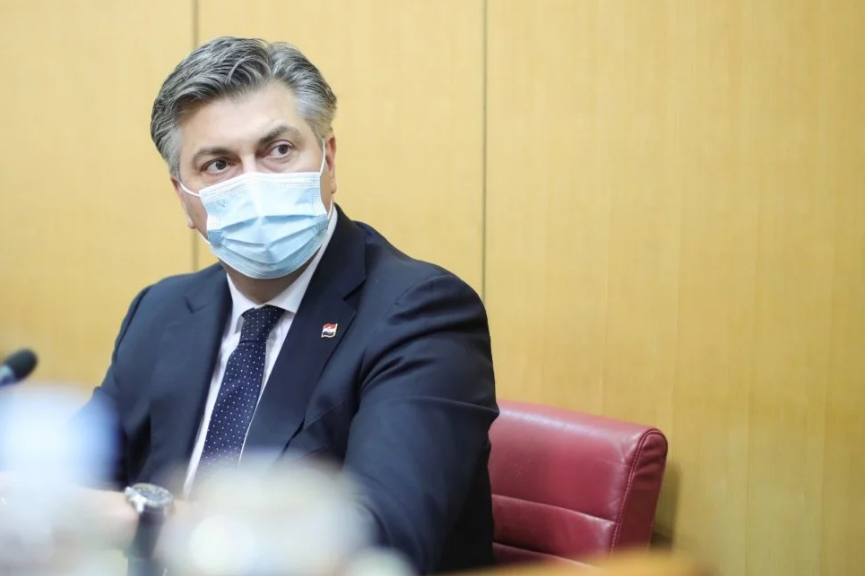 AKTUALNO PRIJEPODNE Održana minuta šutnje za branitelje, stradale u potresu, poginule u Posušju te preminule od Covida
