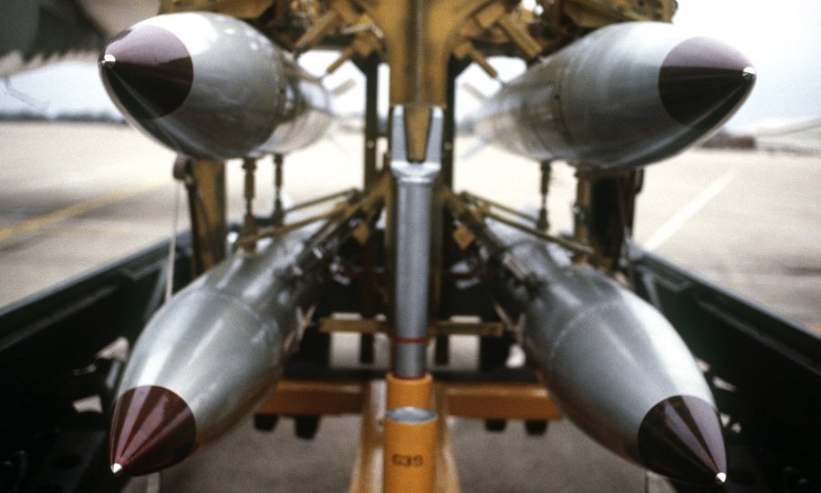 Ovo su američke nuklearne bombe koje u prosincu stižu u Europu: Otkrivamo koje su im značajke i koliko koštaju