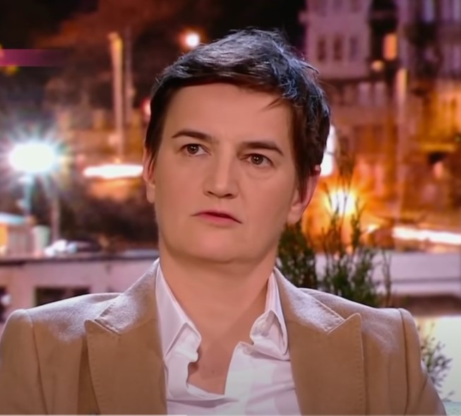 ‘HRVATI, JESTE LI SMOGLI SNAGE DA PUSTITE VUČIĆA U JASENOVAC?’ Odana premijerka brani šefa pa se okomila na Jandrokovića: ‘A što vi vidite u ogledalu, nije vas sramota?’