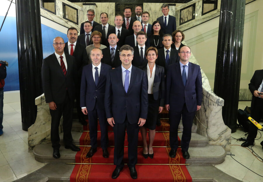 Veliko istraživanje: “Hrvatski političari odbacuju odgovornost i kad se nađu u aferama”
