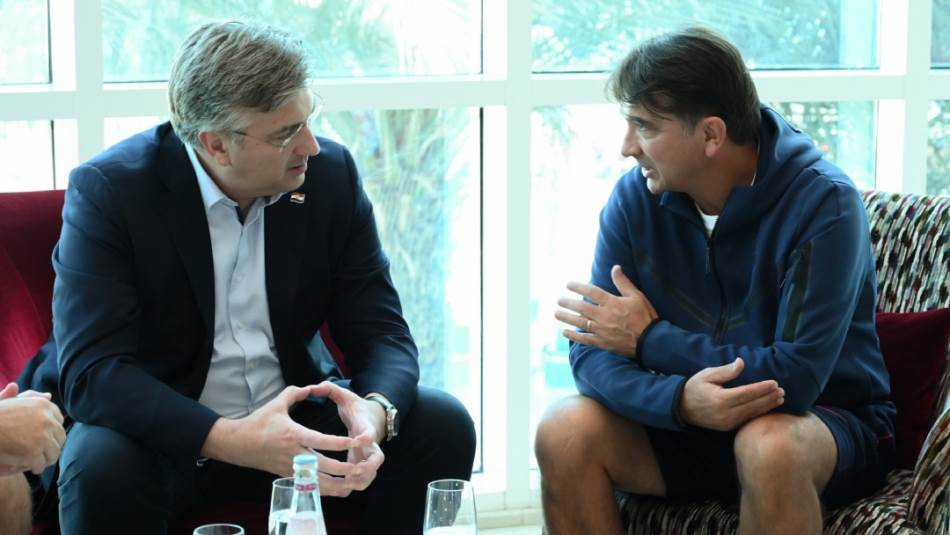 NEVJEROJATNO ŠTO ČINI PLENKOVIĆ! Cijela država će patiti zbog njegovog interesa i ponosa: ‘Nesposobnjakoviće’ gura čak i kad ne pokažu zrno sposobnosti