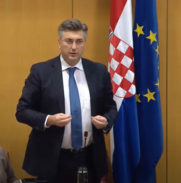 DRAMA U SABORU, DOŠAO I PLENKOVIĆ: ‘Možda je u viteško doba bilo normalno da se vade krivi jajnici, ljudi osjećaju vladavinu HDZ-a’