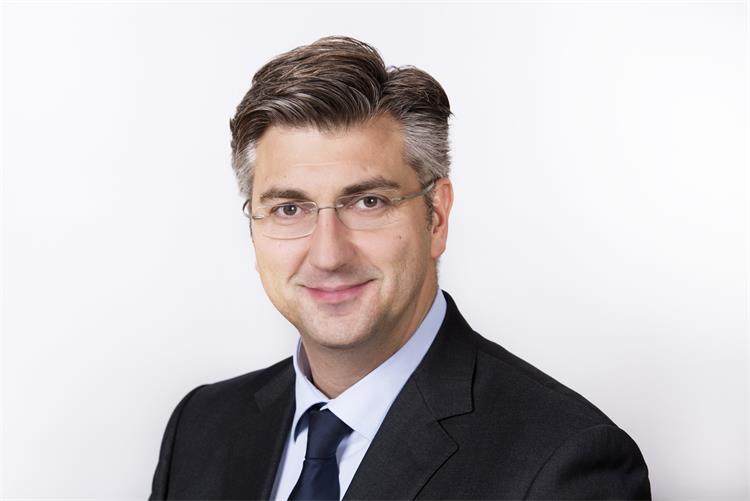 Dosta mu je nesposobne ministrice: Plenković vadi novog aduta