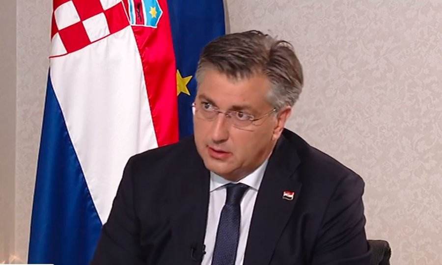 Plenković na Hrvatskom radiju: U nekim kulturama, u nekim zemljama, pomalo postaje neugodno onome koji se nije cijepio