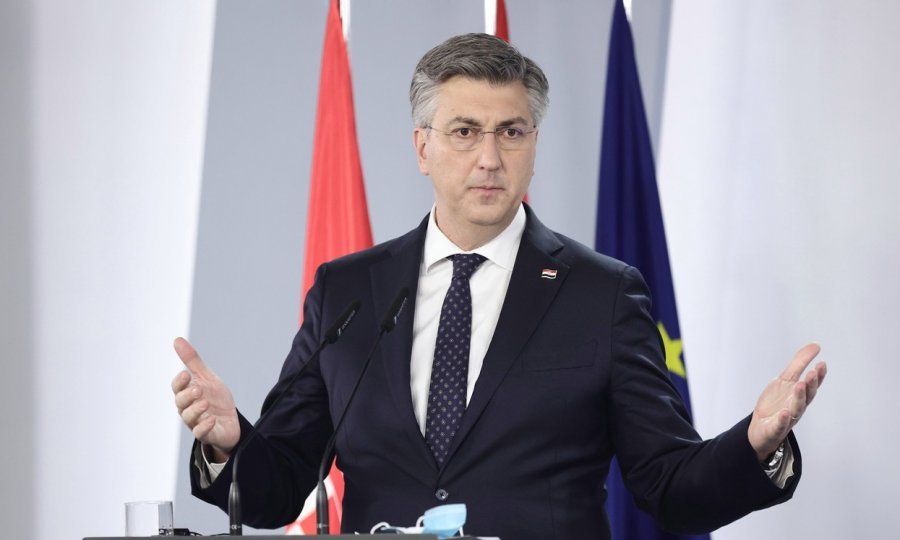 Plenković iz Španjolske prozvao Milanovića za ljubomoru te poručio: 'Smiješne insinuacije da netko puši cigare i pije konjak pokazuju gdje smo mentalno'