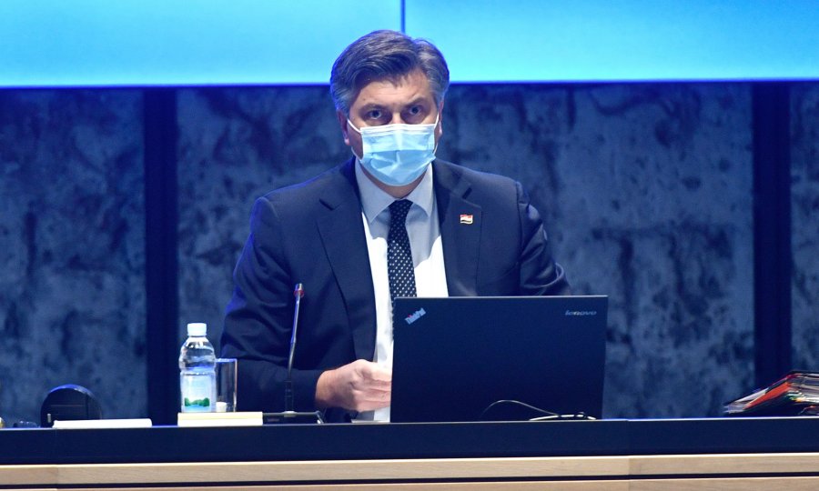 Plenković predstavio strože mjere: Zatvaraju se kafići i teretane, restorani rade samo dostavu, svadbe zabranjene, a mise su i dalje dopuštene