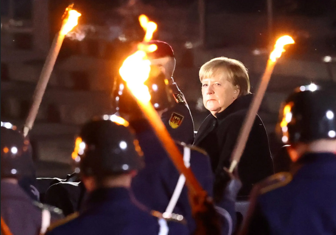 Vojska se uz najveće počasti i mimohod oprostila od Angele Merkel, kancelarka pustila suze