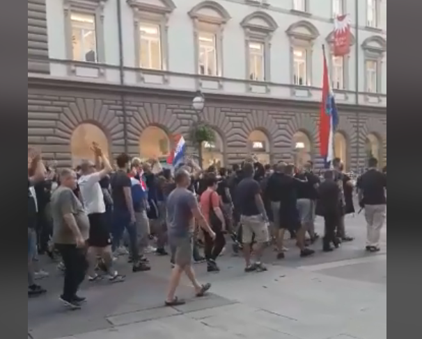 Branitelji, pripadnici Armade, građani… zbog komunističke crvene petokrake izašli na ulice Rijeke (video)