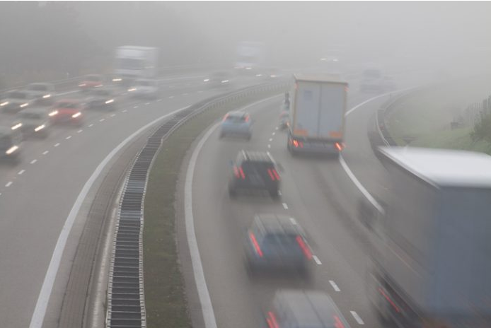 HAK: U unutrašnjosti magla smanjuje vidljivost, jak vjetar na A6