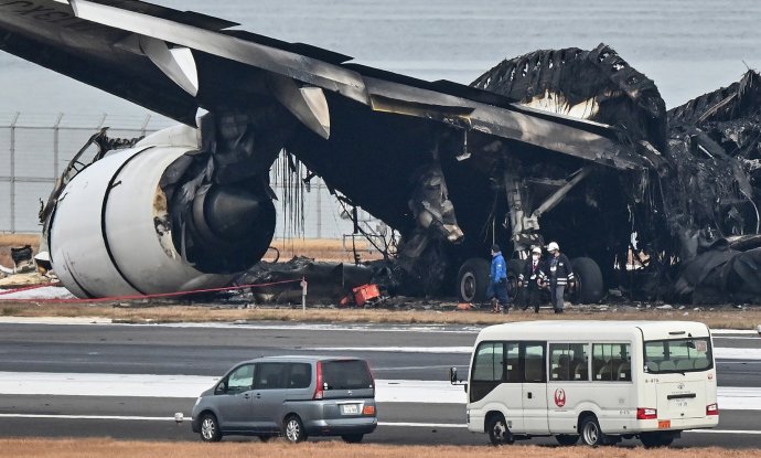 Japanske vlasti istražuju uzrok smrtnonosnog sudara na aerodromu Haneda