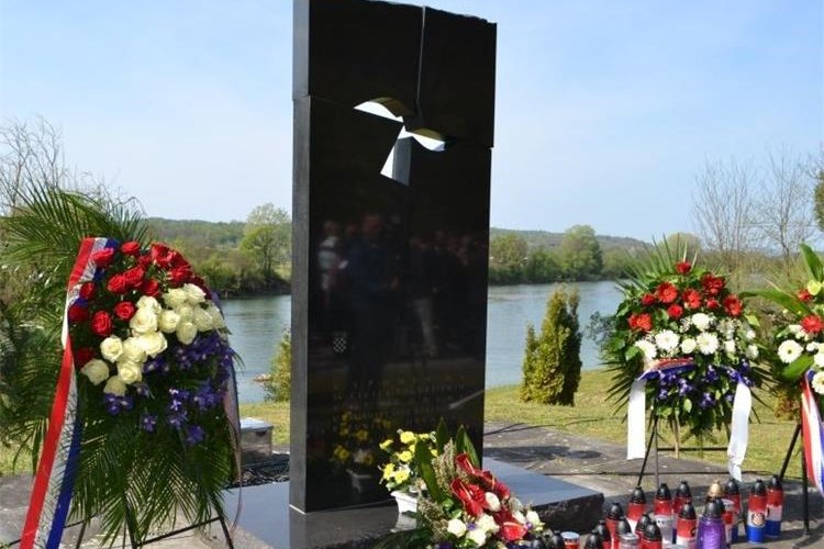Obilježena 28. godišnjica stradanja civila u Baćinu