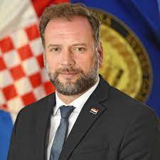 I ministar Banožić bez obzira na štrajk za jedan dan dobio od suda što je tražio