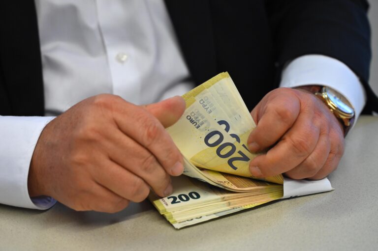 Zbog uvođenja eura banke počele dizati kamate na stambene kredite. Hoće li to “ohladiti” tržište nekretnina?