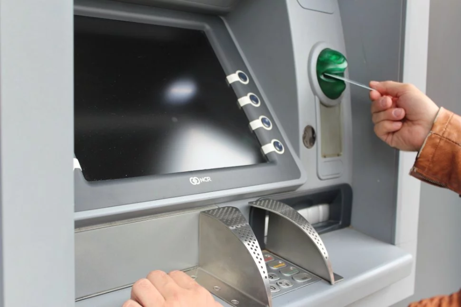 VAŽNO Banke privremeno ukinule naknade za podizanje gotovine na ostalim bankomatima