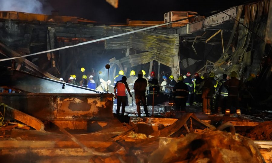 Rusija ispalila baražnu vatru projektila i pogodila stambenu zgradu u Mikolajivu, u Kijevskoj oblasti napadi dronovima kamikazama