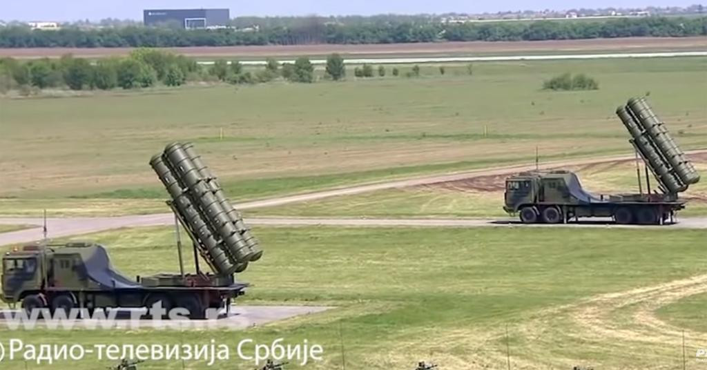 Srbija pokazala nove kineske rakete, Vučić: ‘Ponosan sam na našu vojsku, mi smo neutralni‘