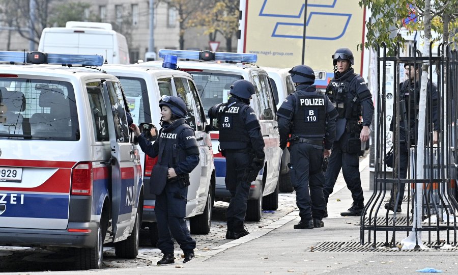 Policija identificirala jednog napadača u Beču: Ubijeni je bio je simpatizer ISIS-a. U Austriji proglašena tri dana žalosti