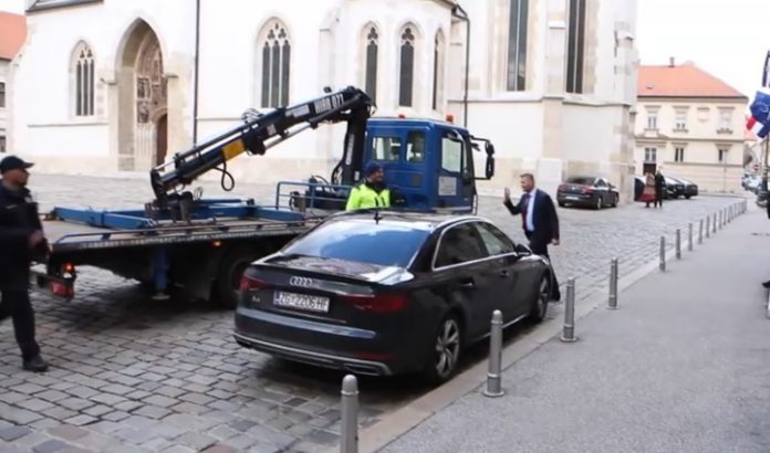 (VIDEO) BELJAK PARKIRAO KAO SELJAČINA, pa mu pauk pokušao odnijeti auto