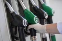 KOLIKO NAŠI SUSJEDI PLAĆAJU GORIVO? Odete li preko granice, u ovoj državi možete uštedjeti stotinjak kuna po spremnik