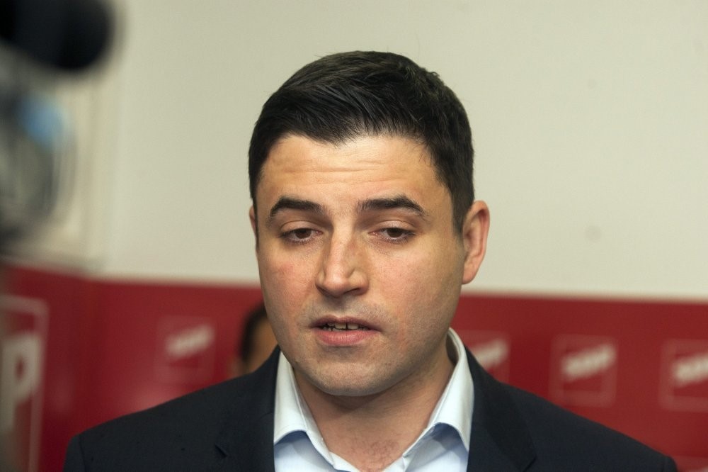 LAŽEŠ, BERNARDIĆU, SVE JE POČELO S VAMA I VAŠOM „DETUĐMANIZACIJOM“ 2000. GODINE!