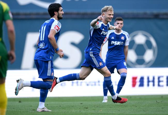 SUPERSPORT HNL  Dinamo pregazio Istru i vratio se u borbu za vrh HNL-a! Pogledajte festival golova s Maksimira