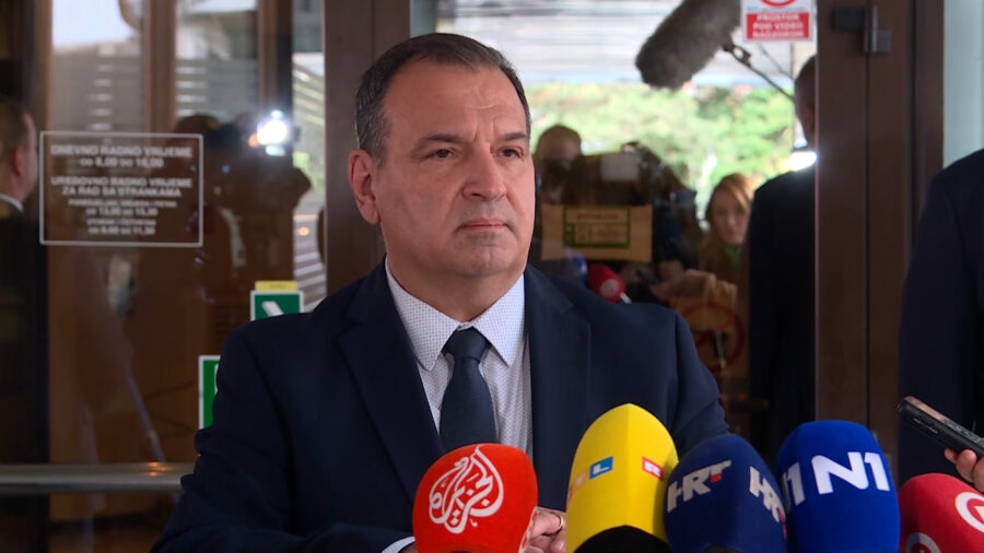 Beroš se sastao s liječnicima: “Ako ne dobiju rokove, vjerojatno slijedi štrajk”