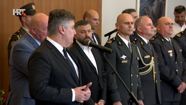 Predsjednik Milanović odlikovao hrvatske branitelje