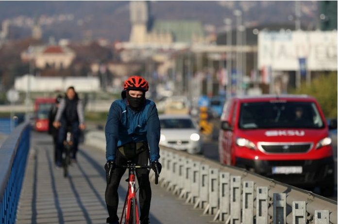 Djelomice sunčano, na Jadranu ponegdje kiša