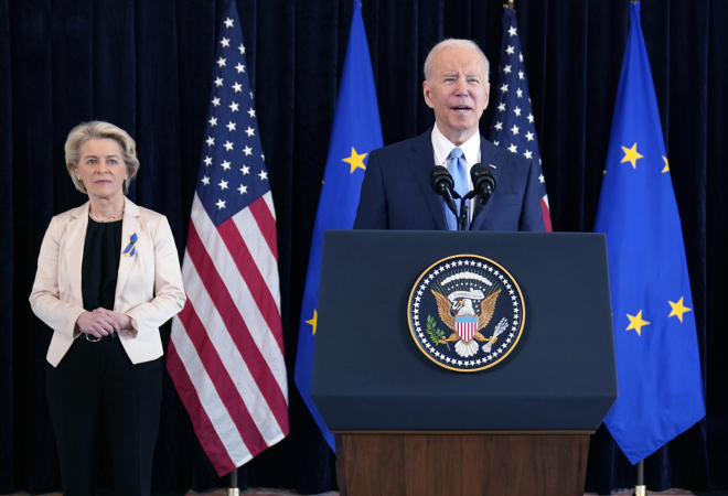 EU MOŽE SAMO STAJATI PO STRANI DOK BIDEN CARUJE! Europa s Ursulom opet izvukla deblji kraj: Kada god ratujemo, Amerika se obilno bogati