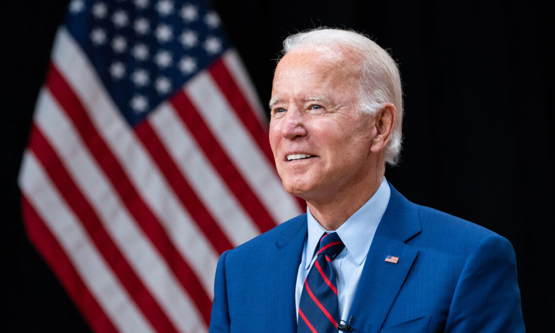 Biden sutra objavljuje nove, oštrije sankcije Rusiji. Napast će sektore koji donose najviše prihoda Putinu