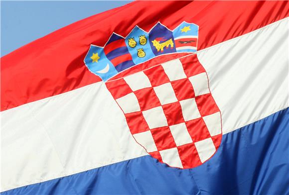 Okučani: Vijenci i svijeće za poginule u vojno-redarstvenoj operaciji Bljesak